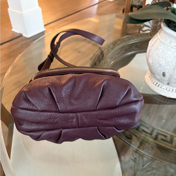 💜💜MARC BY MARC JACOBS NATASHA FLAP PLUM PEBBLED LEATHER CROSSBODY BAG!💜💜 - Picture 5 of 10